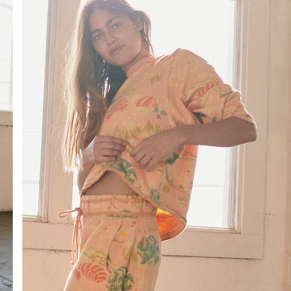 Free People Tops - FREE PEOPLE Where Wind Blows Printed Sweatshirt